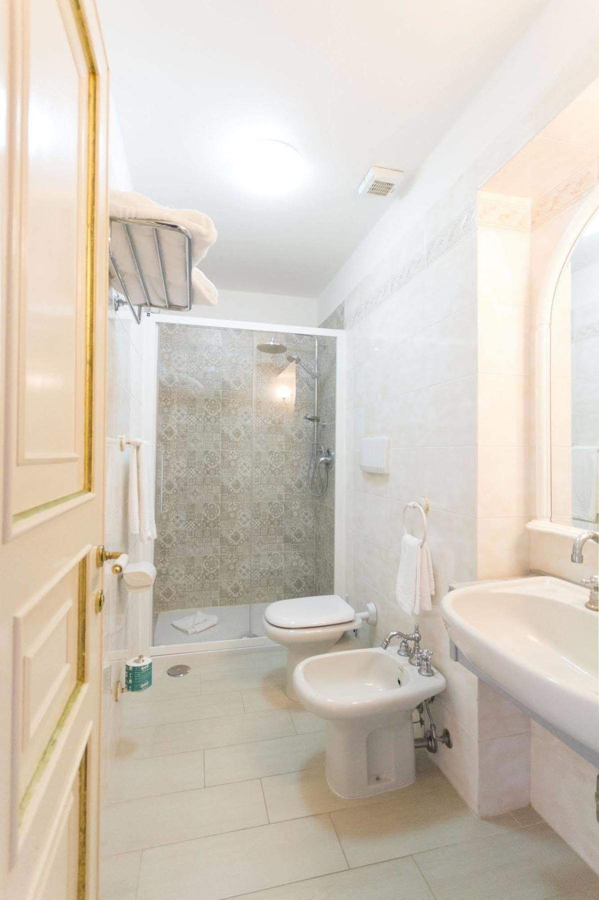Hotel Parisi Grand 4*